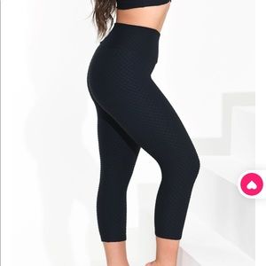 Booty By Brabants Cropped Croc Textured Leggings - one side fits all